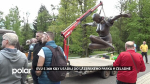 Evu s 360 kily usadili do lázeňského parku v Čeladné na třítunový podstavec